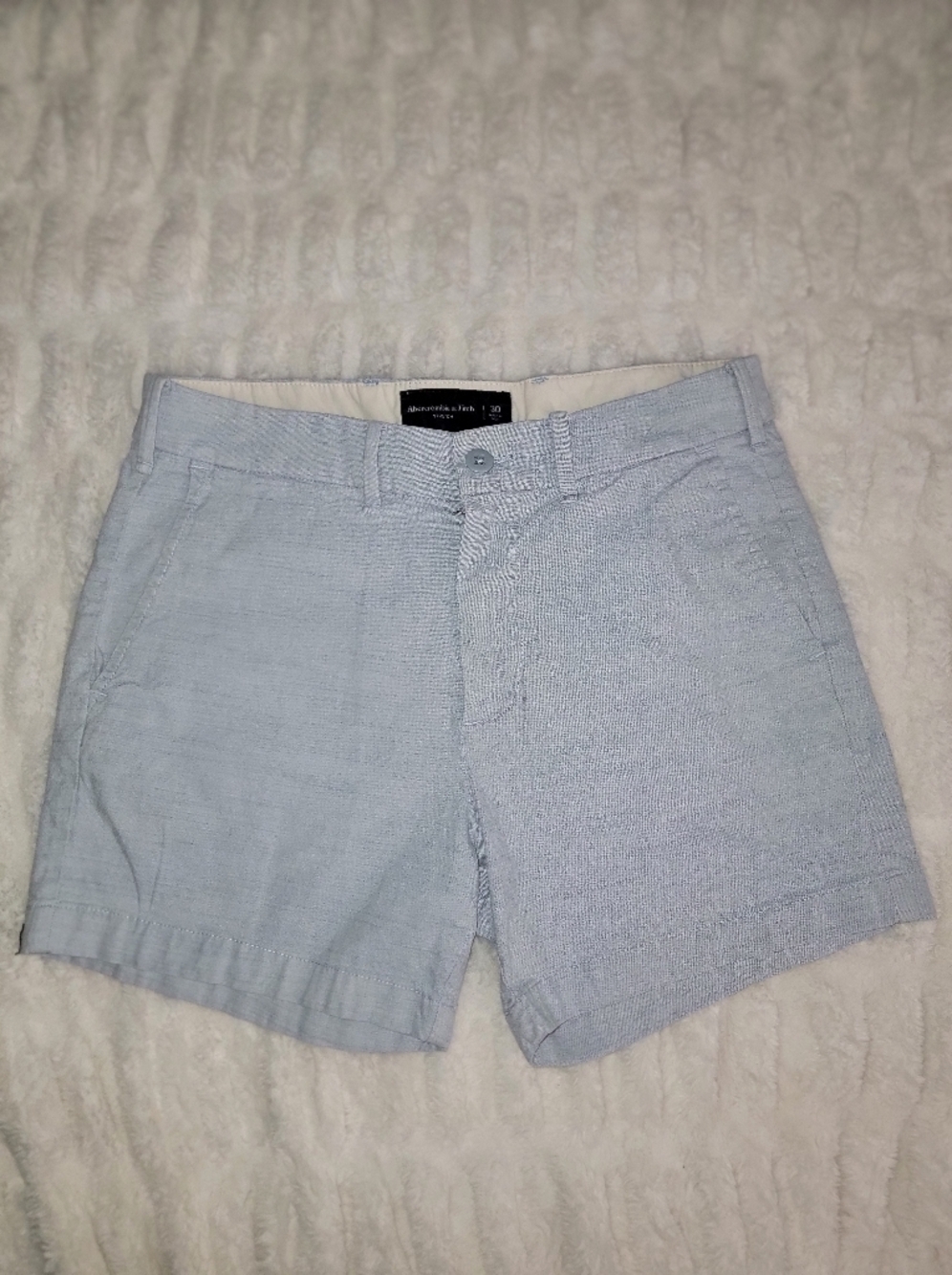 Abercrombie & Fitch Pale Blue Men’s Flat-Front Cotton Shorts